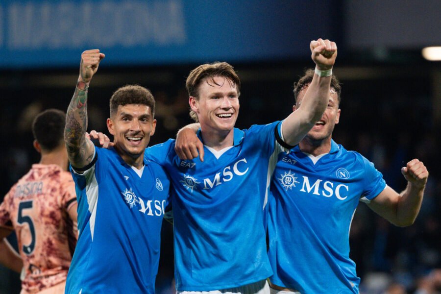 Napoli Torino üzərində əzmkar qələbə qazandı